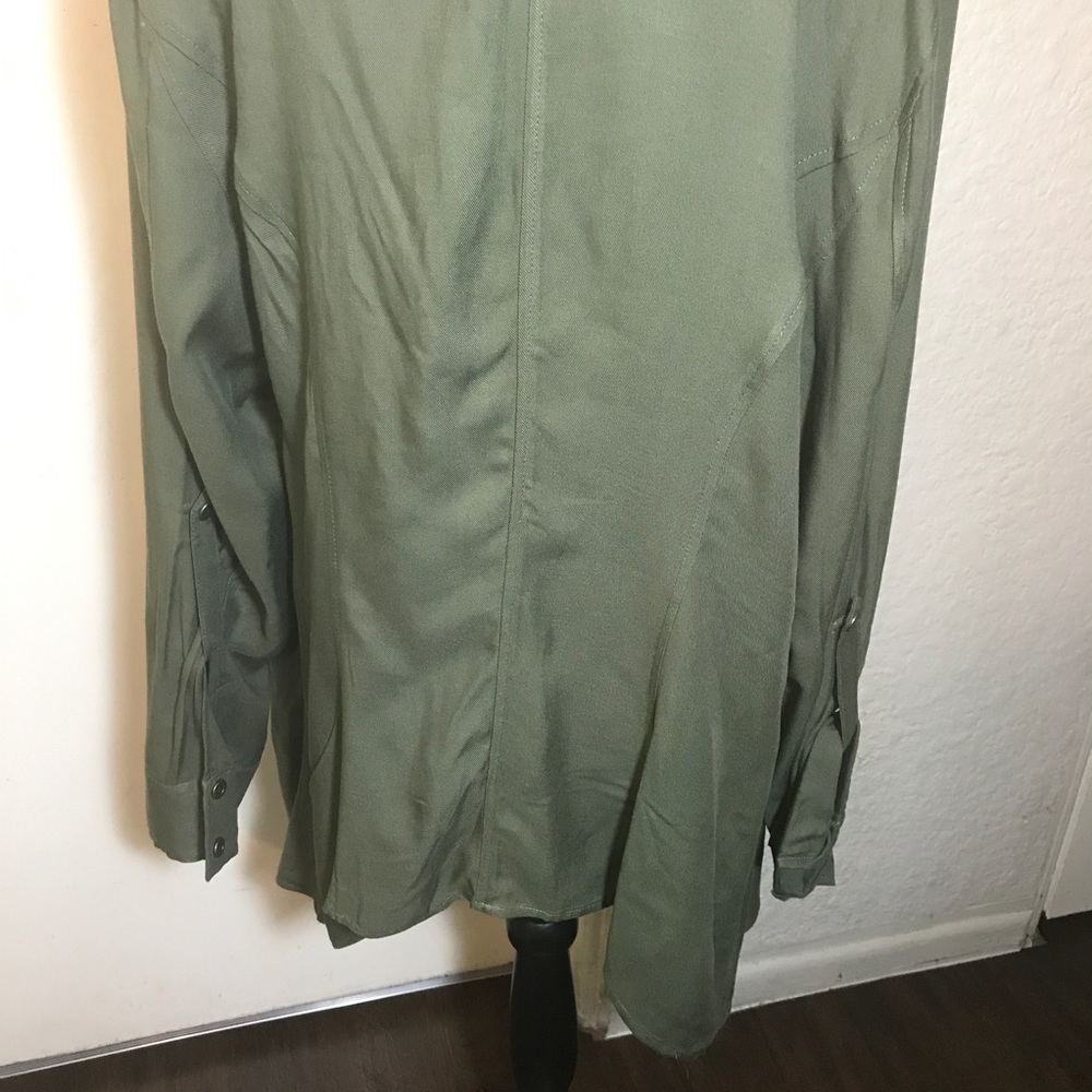 Torrid zip Up hi Low sweater size 2 - Picture 6 of 8